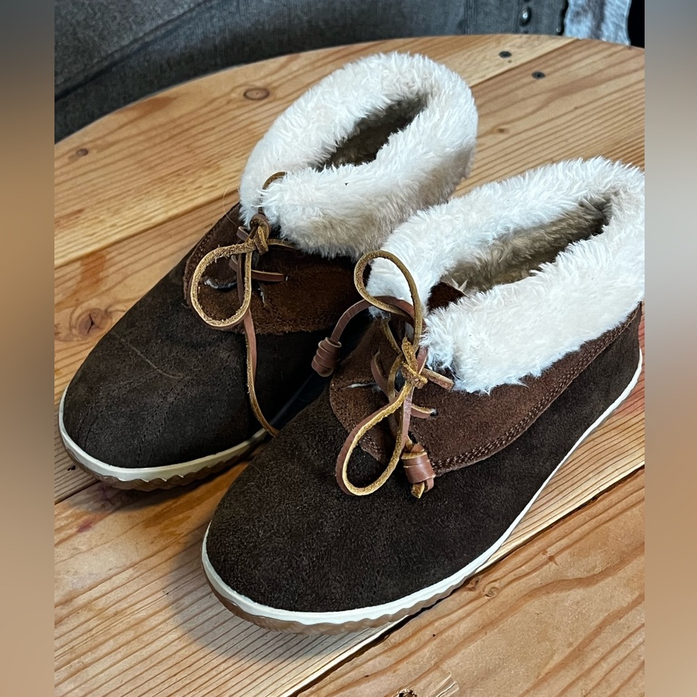 Sperry Tan Fur-Lined Boots